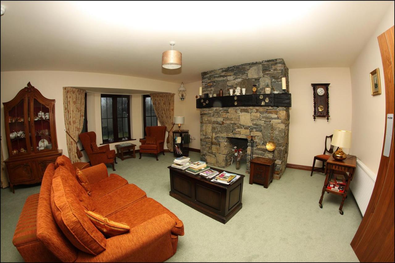 All The Twos Lodge Clifden Exterior photo